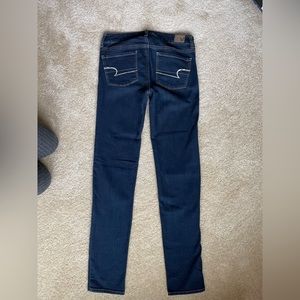 American Eagle Outfitters Women’s Skinny Jeans dark wash. Size 6 long.